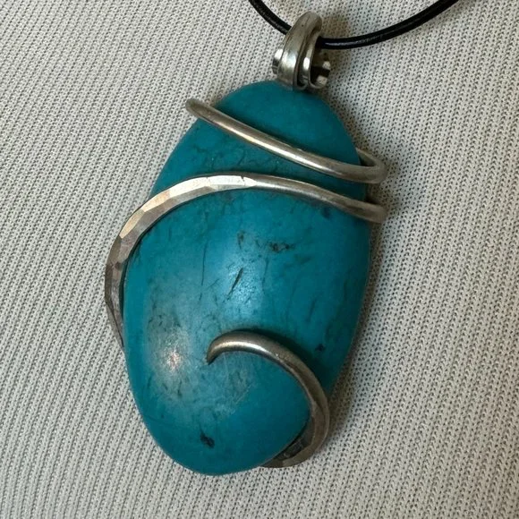 Turquoise and Silver Pendant Necklace | Leather Choker | NWT - Picture 3 of 9